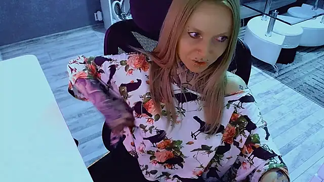 InesGold's Live XXX Chat