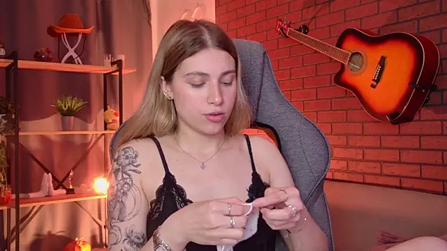 Živý XXX chat EllieCutes