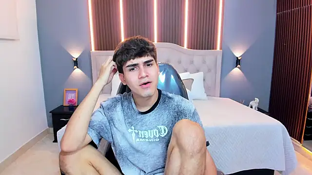Chat XXX ao vivo de Tommy18__
