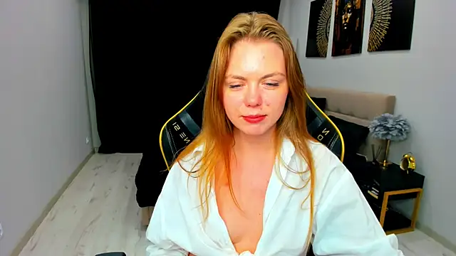 Strawberrye live XXX chat