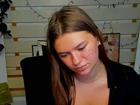 Josephine_Kiss Adlı Modelin Canlı XXX Sohbeti