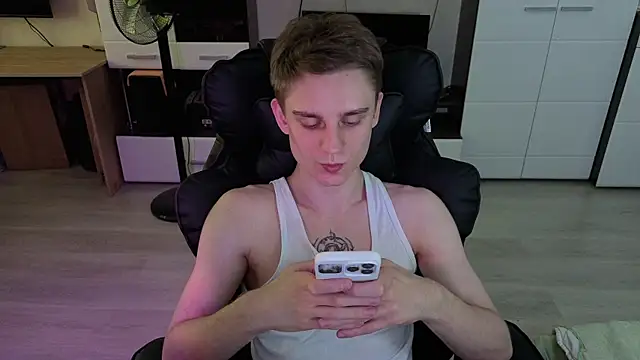 angryzan Chat XXX in diretta