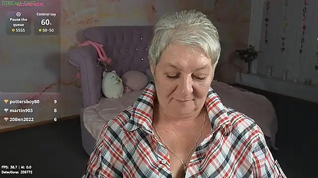 Poppy_Pulse Chat XXX in diretta