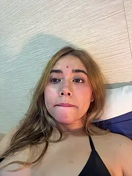 Chat +18 de Issie_01 ao vivo