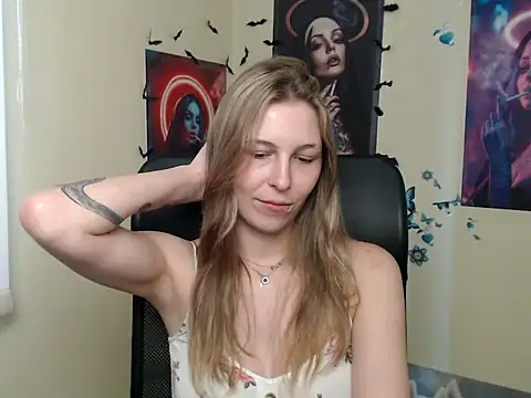 StrangerGi Live XXX Chat