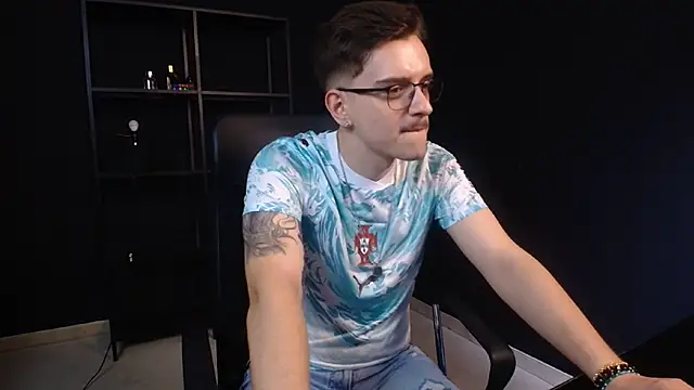FelixStarkk élő XXX-chatje