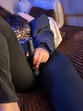 Chat XXX en directo de YaraQueen