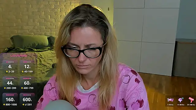 LadyIzabel's Live XXX Chat