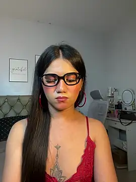 Chat XXX en directo de JassmineLove