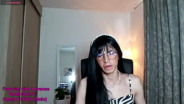 Andy_Roses Adlı Modelin Canlı XXX Sohbeti