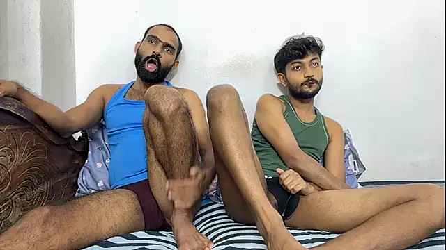 Chat XXX en directo de DesiDaddyandSon