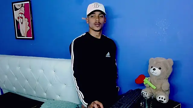 XXX chat uživo modela Angel_foxc13