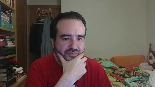 curiosillo83 Show in webcam