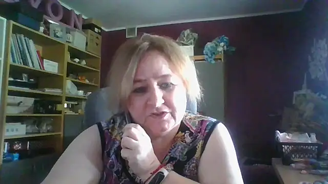 Iwenne's Live XXX Chat