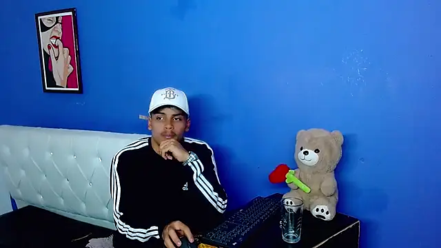 Angel_foxc13: απευθείας συνομιλία ΧΧΧ