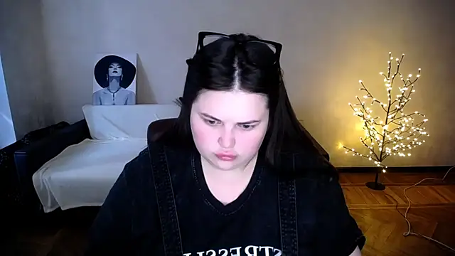 Emily_Mon Live XXX chat