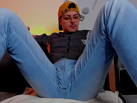 XXX chat uživo modela Leo_Hunt_