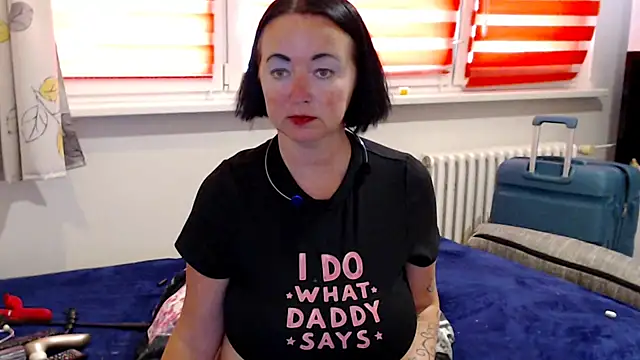 Alexie33 live XXX chat