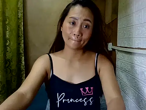 Asianshine Adlı Modelin Canlı XXX Sohbeti