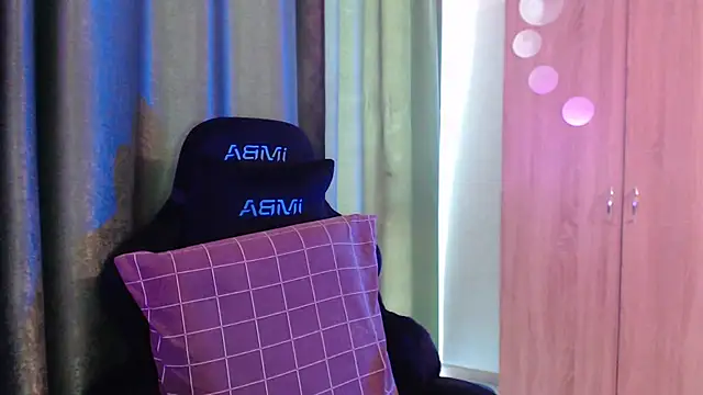 Myst_Velvet élő XXX-chatje