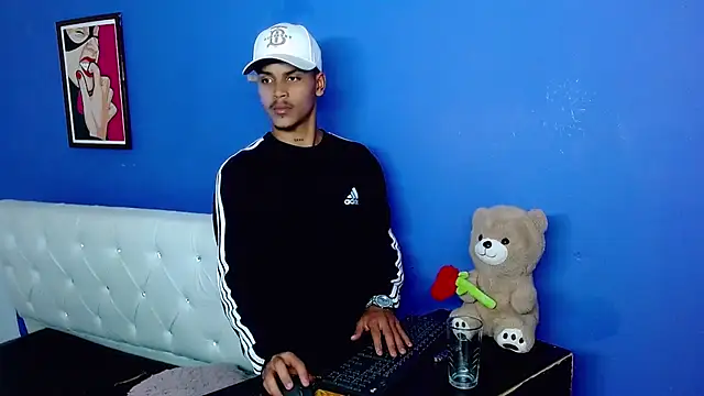 XXX chat uživo modela Angel_foxc13