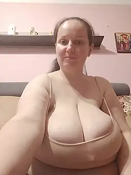 BustyLadyAlma's Live XXX Chat