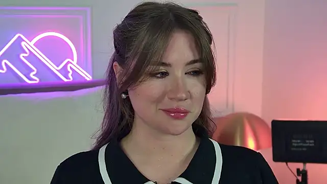 MeganStrane Adlı Modelin Canlı XXX Sohbeti
