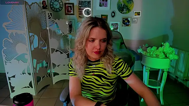 AliceSmite Live XXX Chat