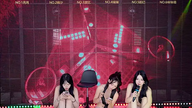 YB--007's Live XXX Chat