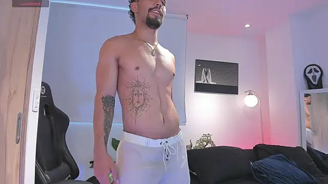 justin_lenox Adlı Modelin Canlı XXX Sohbeti