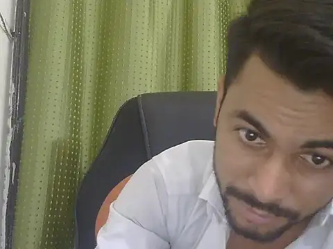 Stubborndesiboy's Live XXX Chat