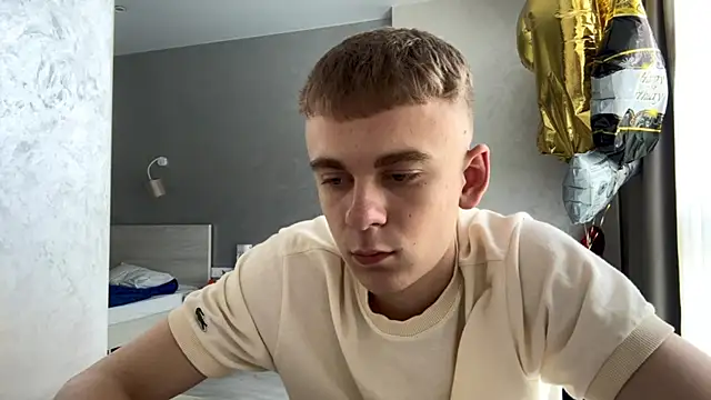 SoloFury 라이브 XXX 채팅
