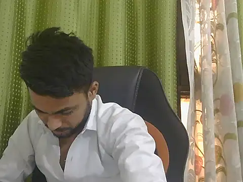 Stubborndesiboy Adlı Modelin Canlı XXX Sohbeti
