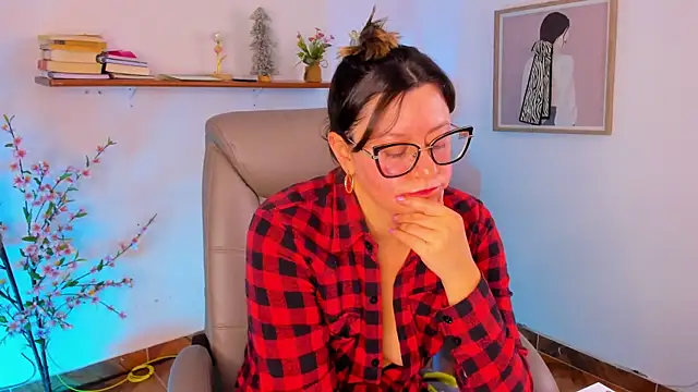 Chanelll_Taylorr_: онлайн-секс-чат