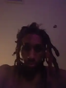TheRealMrDLlong Show in webcam