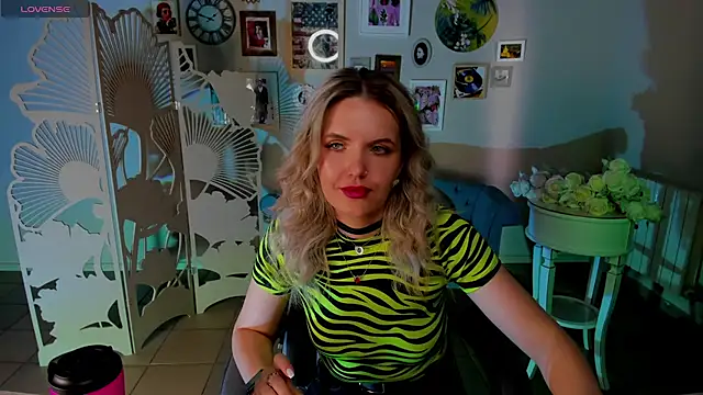 AliceSmiten Live XXX chat
