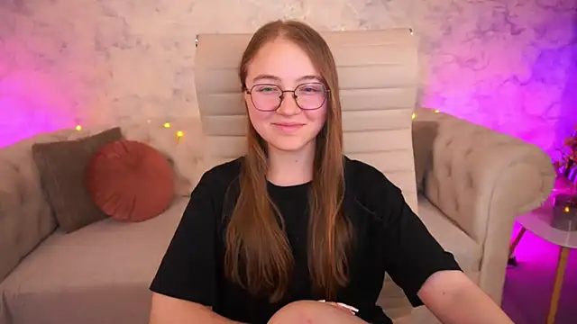 ArrinaWairr's Live XXX Chat