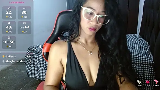 Emiliklauss22's Live XXX Chat