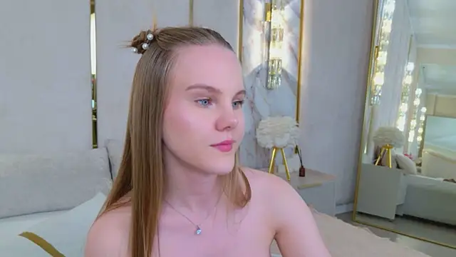 Lili_Lohan Chat XXX live