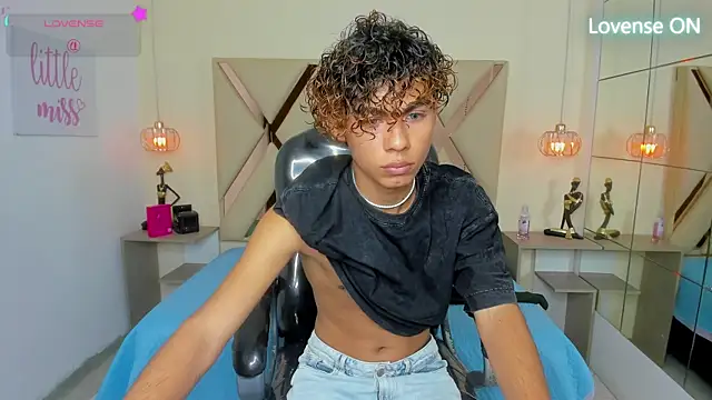 Chatroom XXX en direct de Anyelo_Twink
