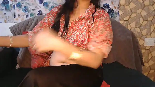 Real_Naira Adlı Modelin Canlı XXX Sohbeti