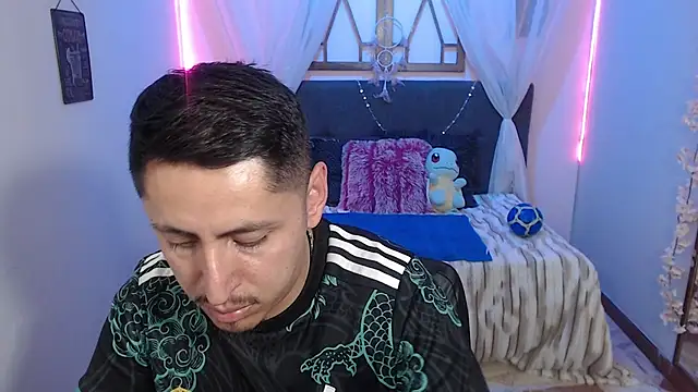 Alexx_levi élő XXX-chatje