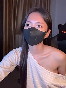 Chat +18 de _Meimeibaby_ ao vivo