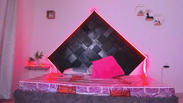 Sarah_miel Adlı Modelin Canlı XXX Sohbeti