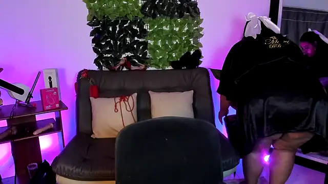Онлайн чат XXX AndreaKinky