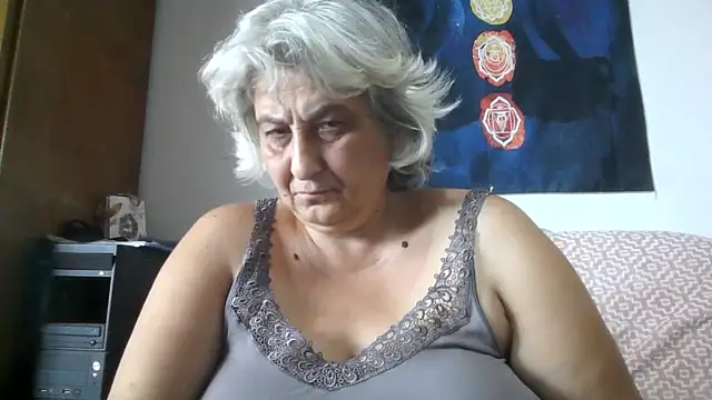 ExquisiteMature XXX чат на живо