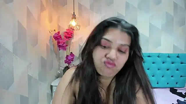 LindaBreeS Chat XXX in diretta