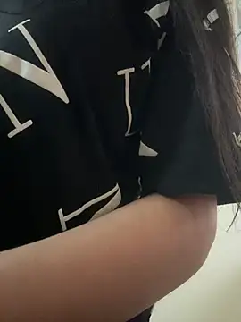 LuxeAura Live XXX Chat