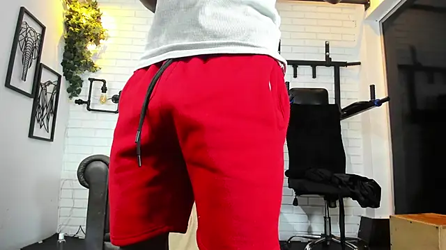 Chatroom XXX en direct de ItaloMoore