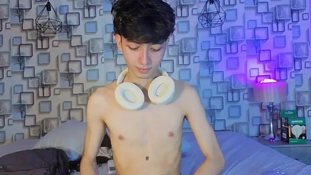 Czat XXX na żywo – Twink_Sebas7